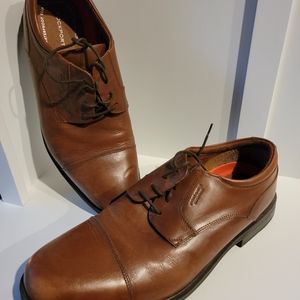 Men's leather dress shoes